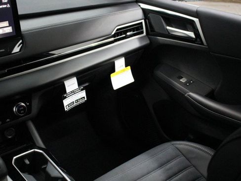 New 2025 Mitsubishi Outlander SE image 22