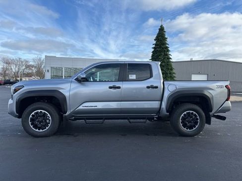 New 2025 Toyota Tacoma TRD Off-Road image 4