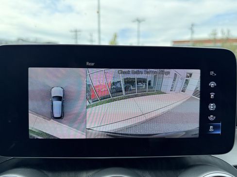 Used 2022 Mercedes-Benz GLC 300 4MATIC image 32