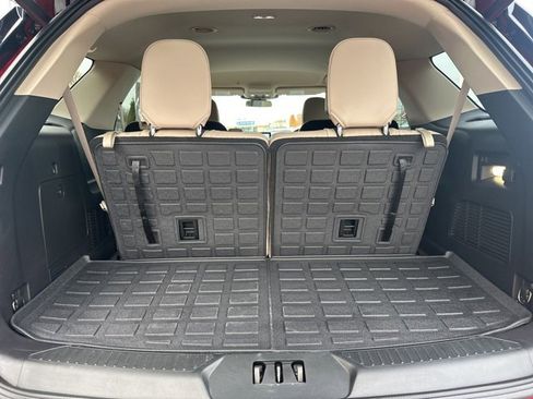 Used 2022 Ford Explorer XLT w/ Equipment Group 202A image 11