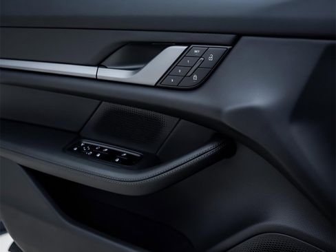 Certified 2025 Porsche Taycan image 23