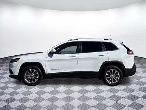 Used 2019 Jeep Cherokee Latitude Plus w/ Comfort/Convenience Group image 2