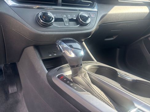 Used 2025 Buick Envista Sport Touring FWD image 40