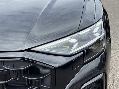 Used 2025 Audi Q8 Prestige image 10