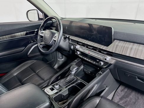 Used 2024 Kia Telluride EX w/ EX Captain's Chair Package AWD/4WD image 27