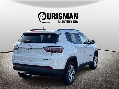 Used 2022 Jeep Compass Latitude w/ Sun and Sound Group image 2