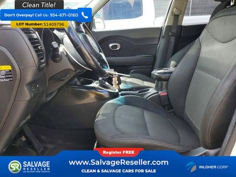 Used 2019 Kia Soul + FWD image 9