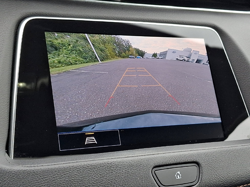 Used 2023 Cadillac XT4 Sport AWD/4WD image 4
