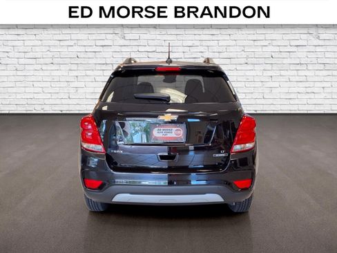 Used 2020 Chevrolet Trax LT w/ LT Convenience Package FWD image 4
