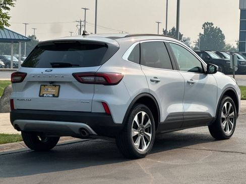 Certified 2025 Ford Escape Platinum AWD/4WD image 2