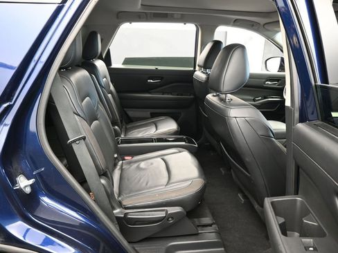 Used 2022 Nissan Pathfinder SL w/ SL Premium Package image 34
