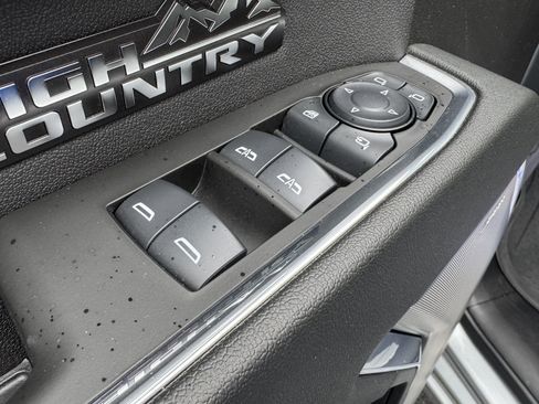 Used 2025 Chevrolet Silverado 1500 High Country AWD/4WD image 12