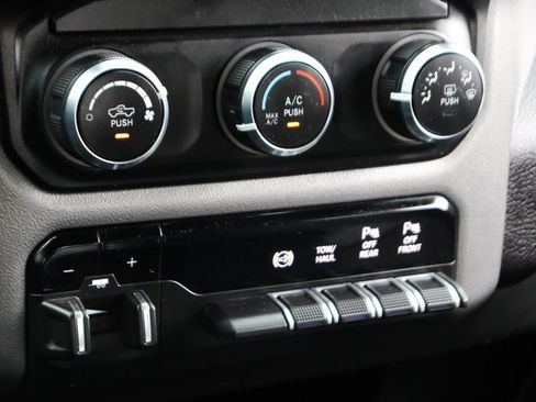 Used 2024 RAM 2500 Big Horn AWD/4WD image 27