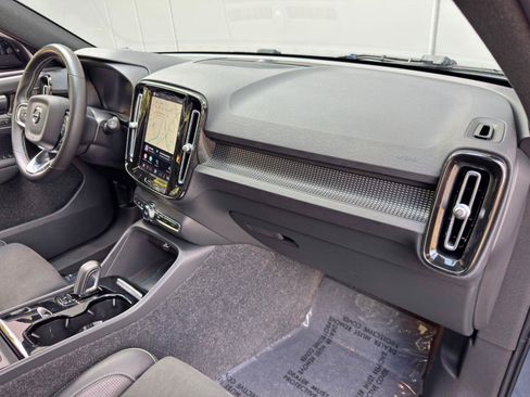 Used 2021 Volvo XC40 P8 Recharge w/ Advanced Package AWD/4WD image 14
