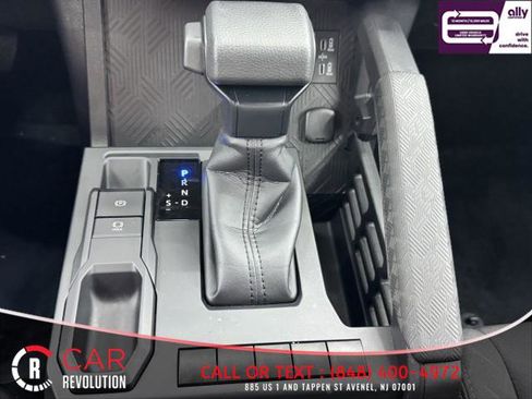 Used 2024 Toyota Tacoma SR image 33