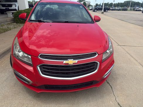 Used 2015 Chevrolet Cruze LT FWD image 3