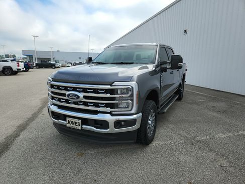 Used 2025 Ford F250 Lariat AWD/4WD image 5