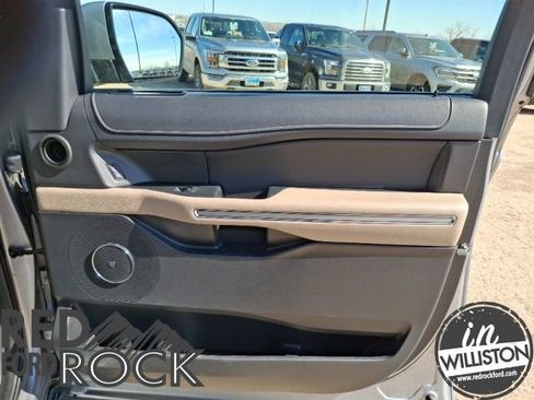 Used 2024 Ford Expedition Limited AWD/4WD image 8