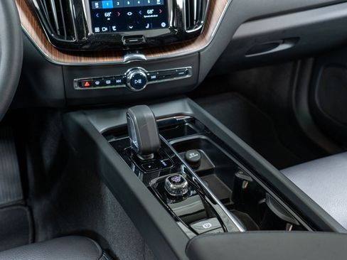 Certified 2023 Volvo XC60 B5 Plus w/ Climate Package image 20