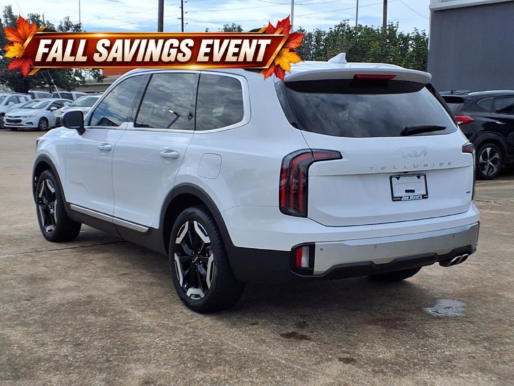 Certified 2024 Kia Telluride EX w/ EX Captain's Chair Package AWD/4WD image 2