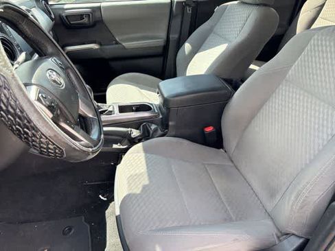 Used 2021 Toyota Tacoma SR5 RWD image 11