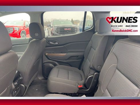 Used 2023 GMC Acadia SLE w/ Driver Convenience Package image 13