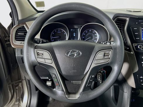 Used 2018 Hyundai Santa Fe Sport FWD image 12