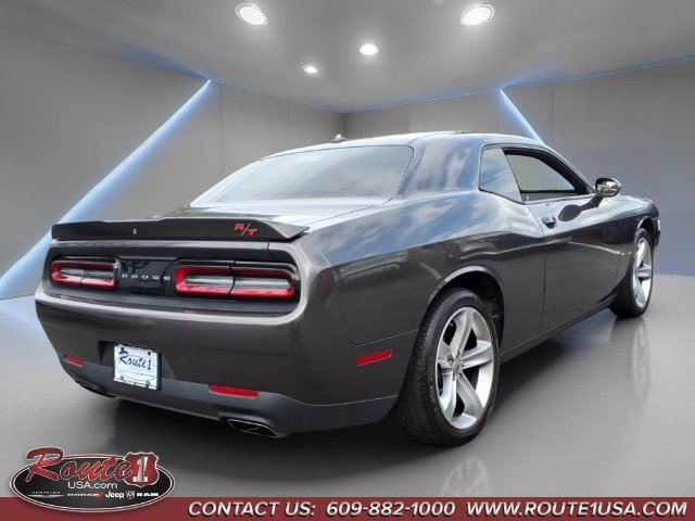 Used 2018 Dodge Challenger R/T RWD image 3