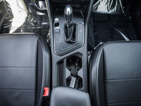 Used 2018 Volkswagen Tiguan SE image 24