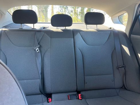 Used 2025 Kia K4 LXS image 37