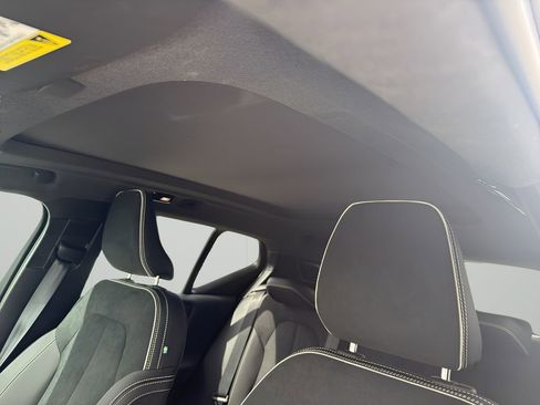 Used 2023 Volvo XC40 Recharge Ultimate image 21