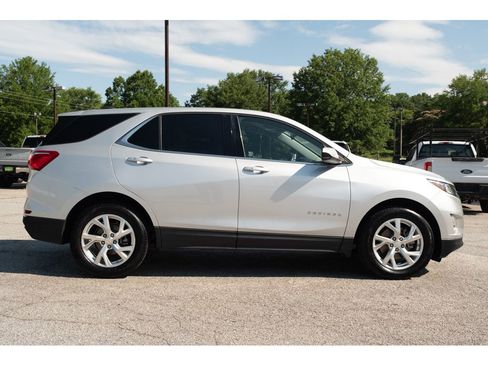 Used 2018 Chevrolet Equinox LT FWD image 9