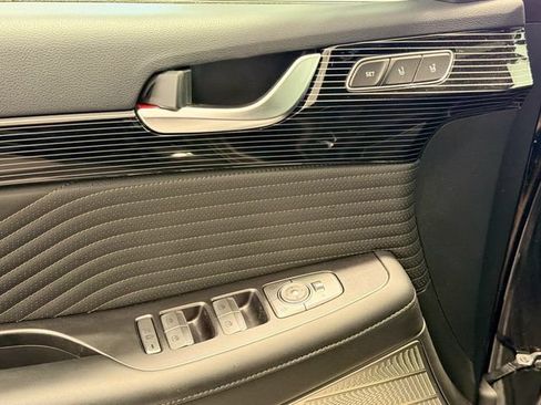 Used 2025 Hyundai Palisade Calligraphy AWD/4WD image 16