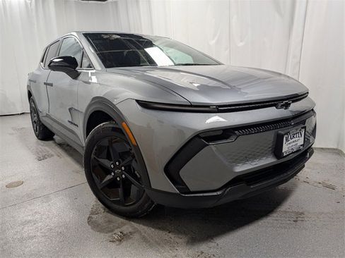 New 2026 Chevrolet Equinox EV LT image 2