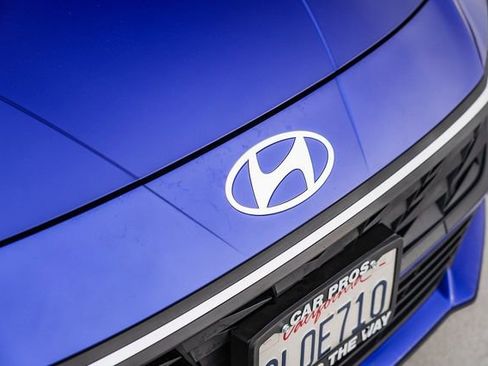 Used 2024 Hyundai Elantra SEL FWD image 5
