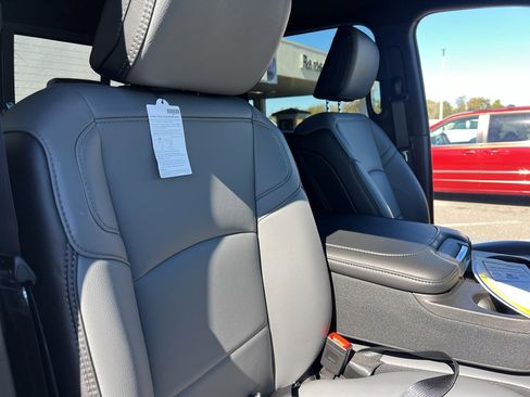 New 2026 RAM 2500 Tradesman AWD/4WD image 17