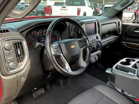 Used 2021 Chevrolet Silverado 1500 LT AWD/4WD image 17