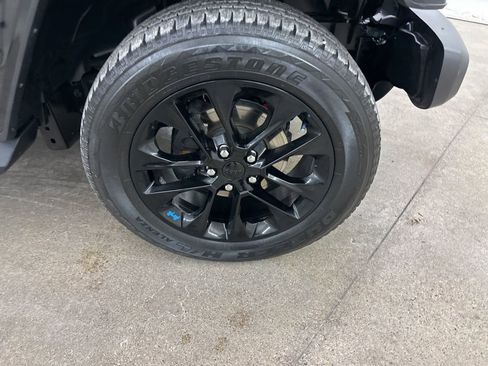 Used 2023 Jeep Wrangler Unlimited Sahara w/ Cold Weather Group image 15