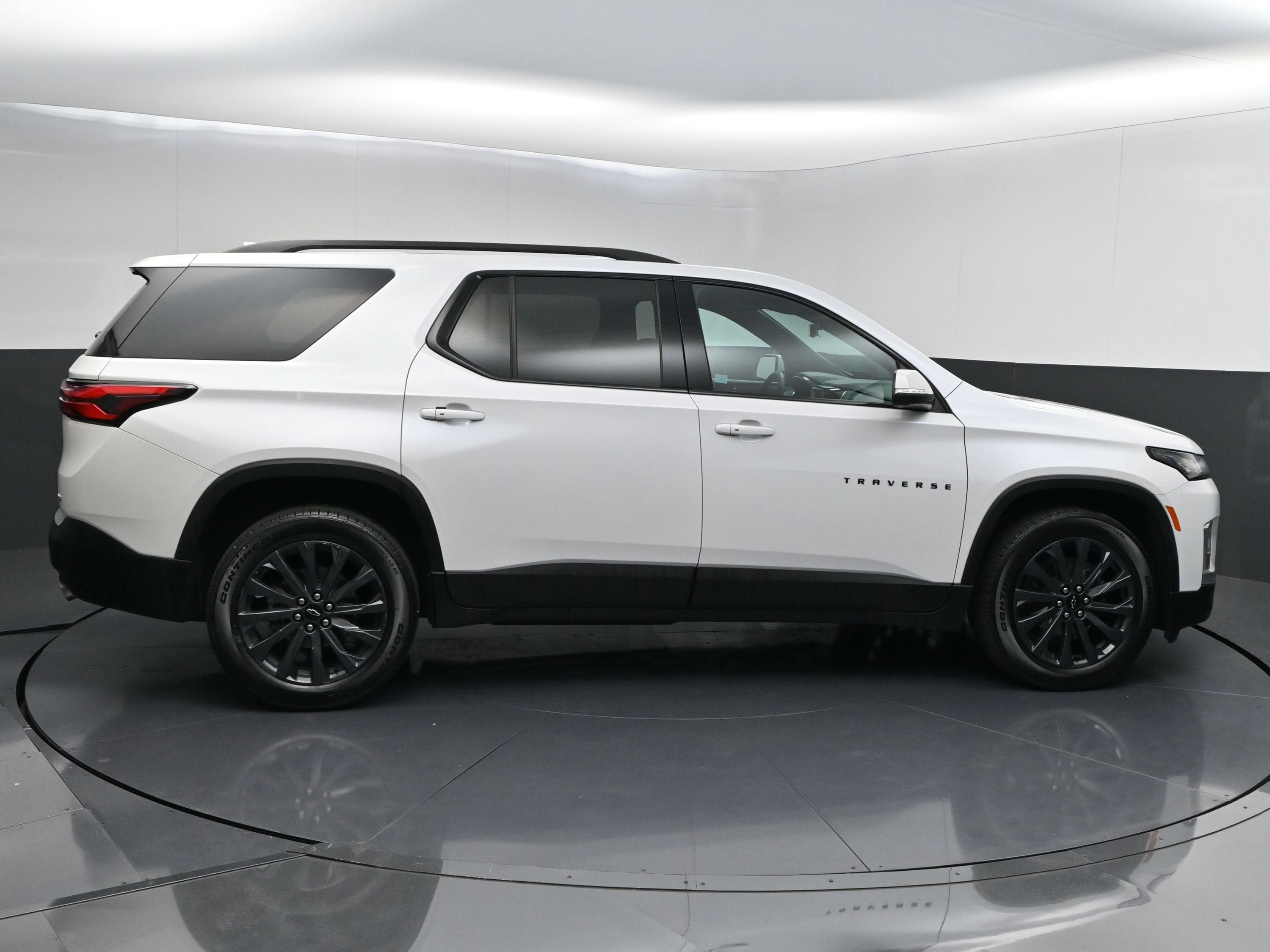 Certified 2023 Chevrolet Traverse RS AWD/4WD image 9