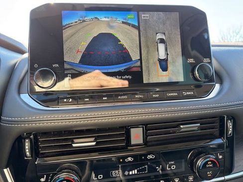 Certified 2023 Nissan Rogue Platinum w/ Platinum Premium Package image 18