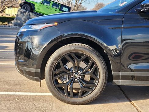 Used 2023 Land Rover Range Rover Evoque S image 9