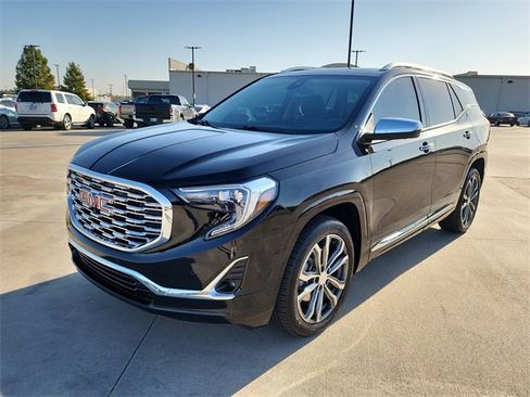 Used 2020 GMC Terrain Denali w/ Denali Premium Package image 8