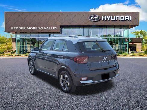 Certified 2025 Hyundai Venue Limited FWD image 5