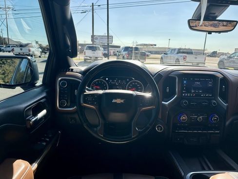 Used 2019 Chevrolet Silverado 1500 High Country w/ Technology Package image 14