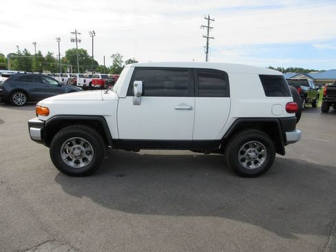 Used 2011 Toyota FJ Cruiser 4WD w/ Convenience Pkg image 10