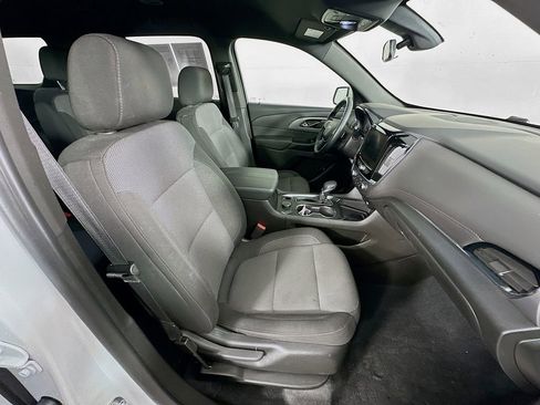 Used 2023 Chevrolet Traverse LT image 38