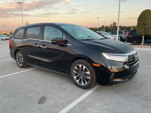 Used 2024 Honda Odyssey EX-L image 3