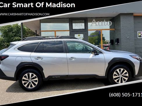 Used 2025 Subaru Outback Premium AWD/4WD image 1