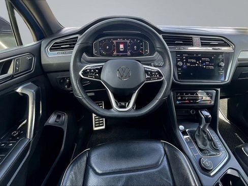 Used 2022 Volkswagen Tiguan SEL R-Line AWD/4WD image 9