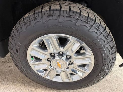 Used 2024 Chevrolet Silverado 2500 High Country image 10
